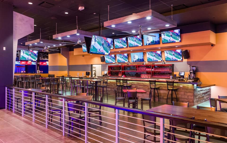 bar & dining