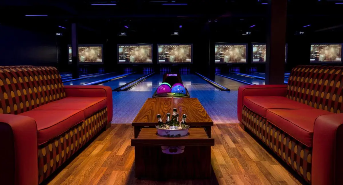 Bowling alley in Iceland by US Bowling Corp
